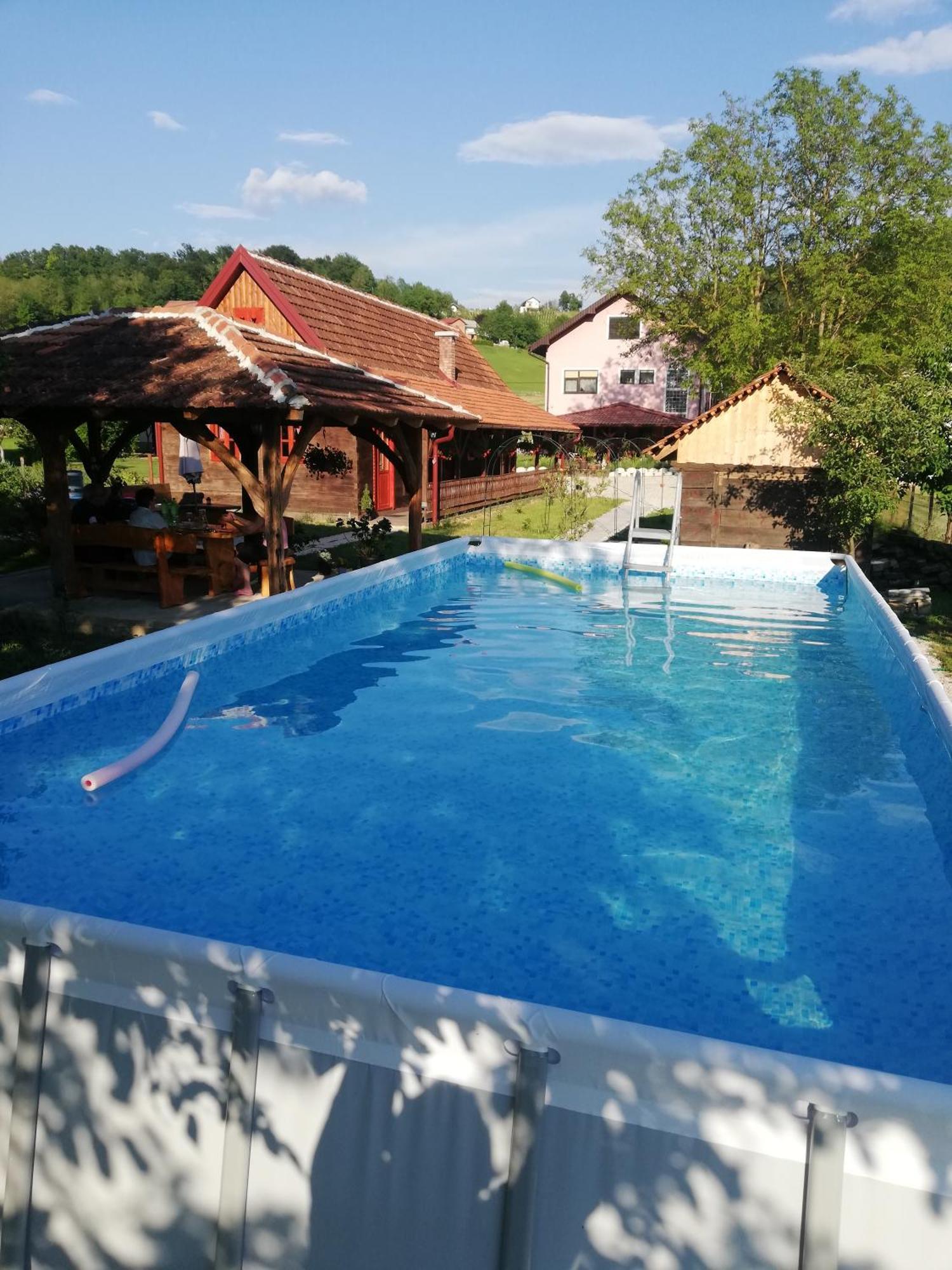 Hotel Pod Orehom Drvena Kuca I Sauna Krapina Exteriér fotografie